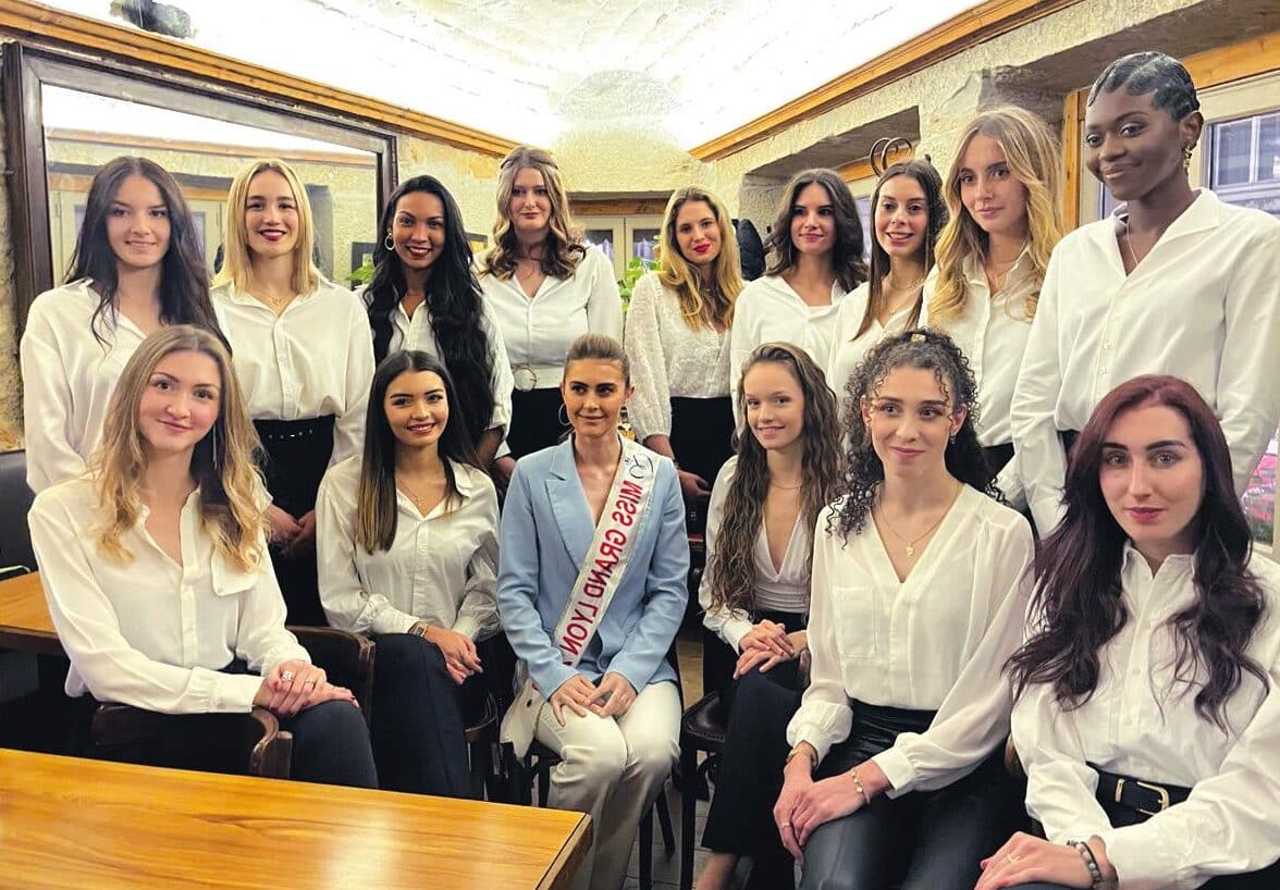 Leadership f&eacute;minin : d&eacute;fis et opportunit&eacute;s contemporains pour les femmes leaders de demain