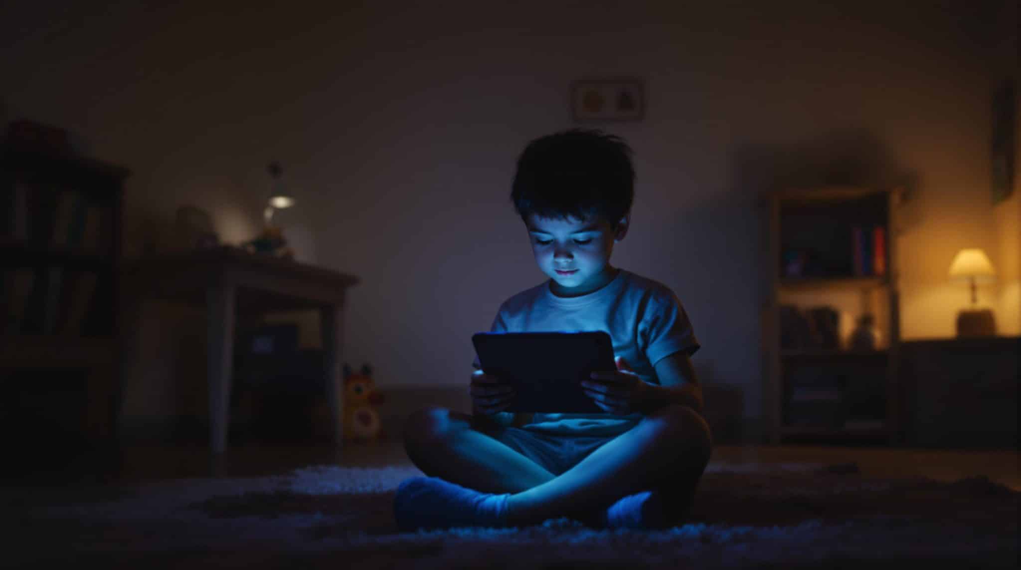 Les risques des écrans pour les enfants : impact sur leur santé et leur ...