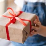 Livraison cadeaux : un service qui rapproche m&ecirc;me &agrave; distance