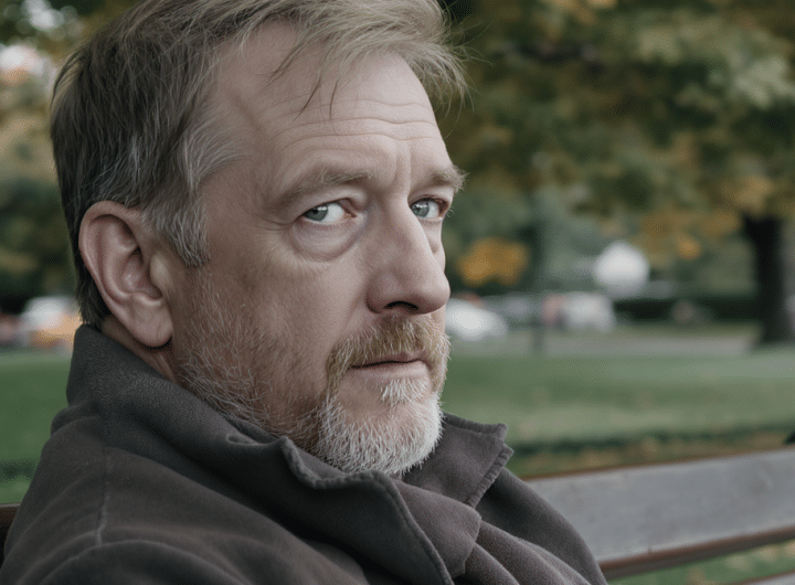 découvrez l’histoire touchante de cet acteur emblématique d’une série culte, aujourd’hui méconnaissable et en lutte contre la maladie. un témoignage bouleversant sur la réalité de son absence et son incroyable force face à l’épreuve.