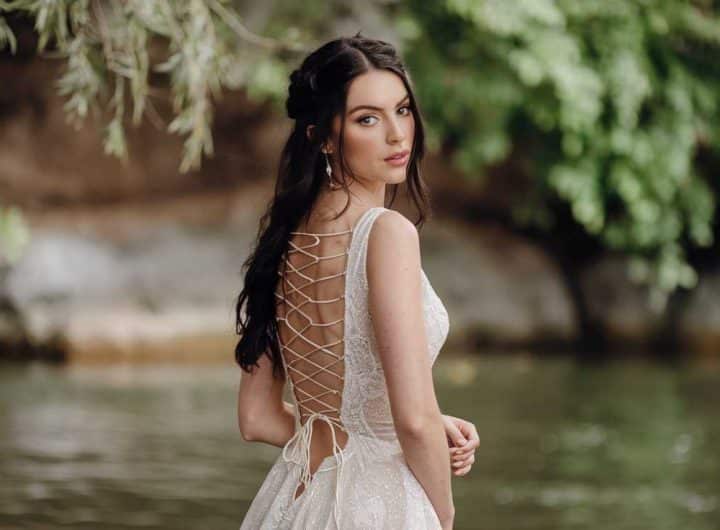 Les tendances mariage 2025 : robes bohèmes, couleurs naturelles et élégance intemporelle