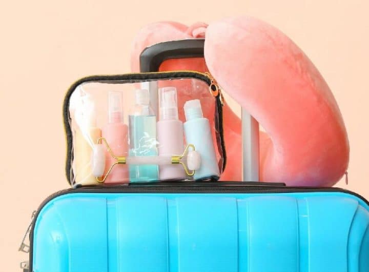 Road-trip en solo : quels produits de beaut&eacute; emporter pour voyager l&eacute;ger ?