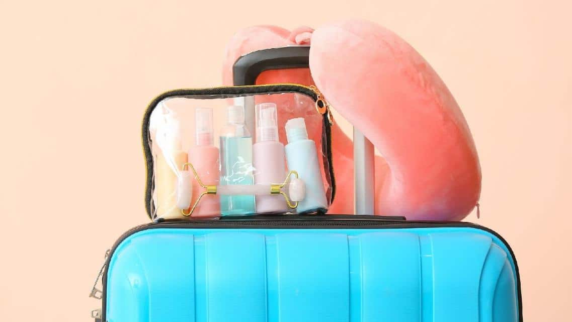 Road-trip en solo : quels produits de beaut&eacute; emporter pour voyager l&eacute;ger ?