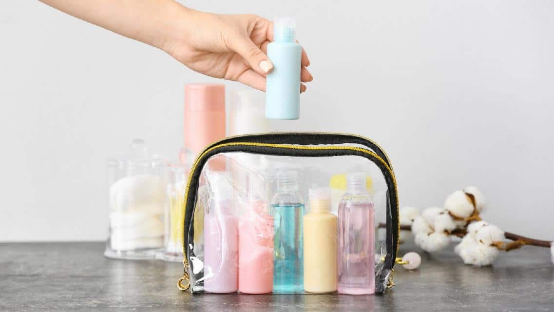 Road-trip en solo : quels produits de beaut&eacute; emporter pour voyager l&eacute;ger ?