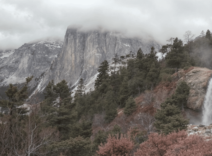 découvrez une exploration mondiale des paysages époustouflants, mêlant joyaux célèbres et trésors cachés pour une aventure inoubliable à travers la nature.