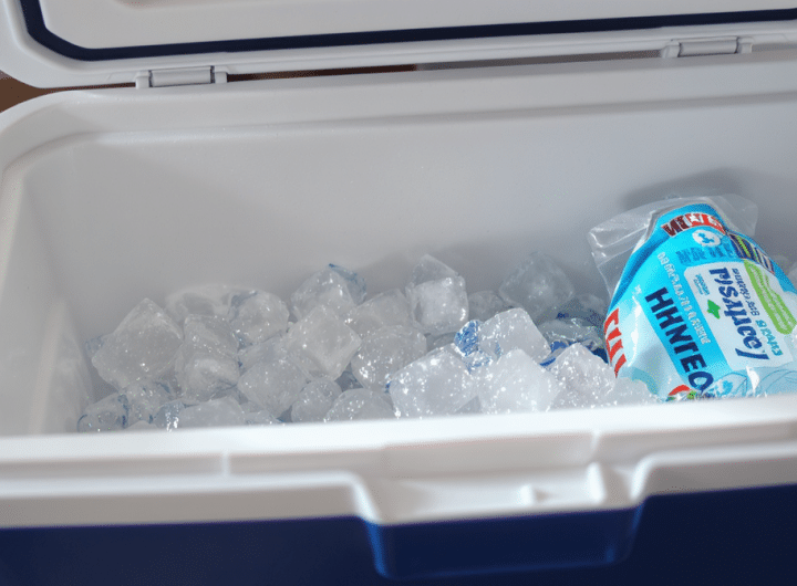 découvrez le secret pour garder votre glacière fraîche plus longtemps en y ajoutant cet élément indispensable. profitez de boissons et aliments bien frais lors de vos sorties estivales !