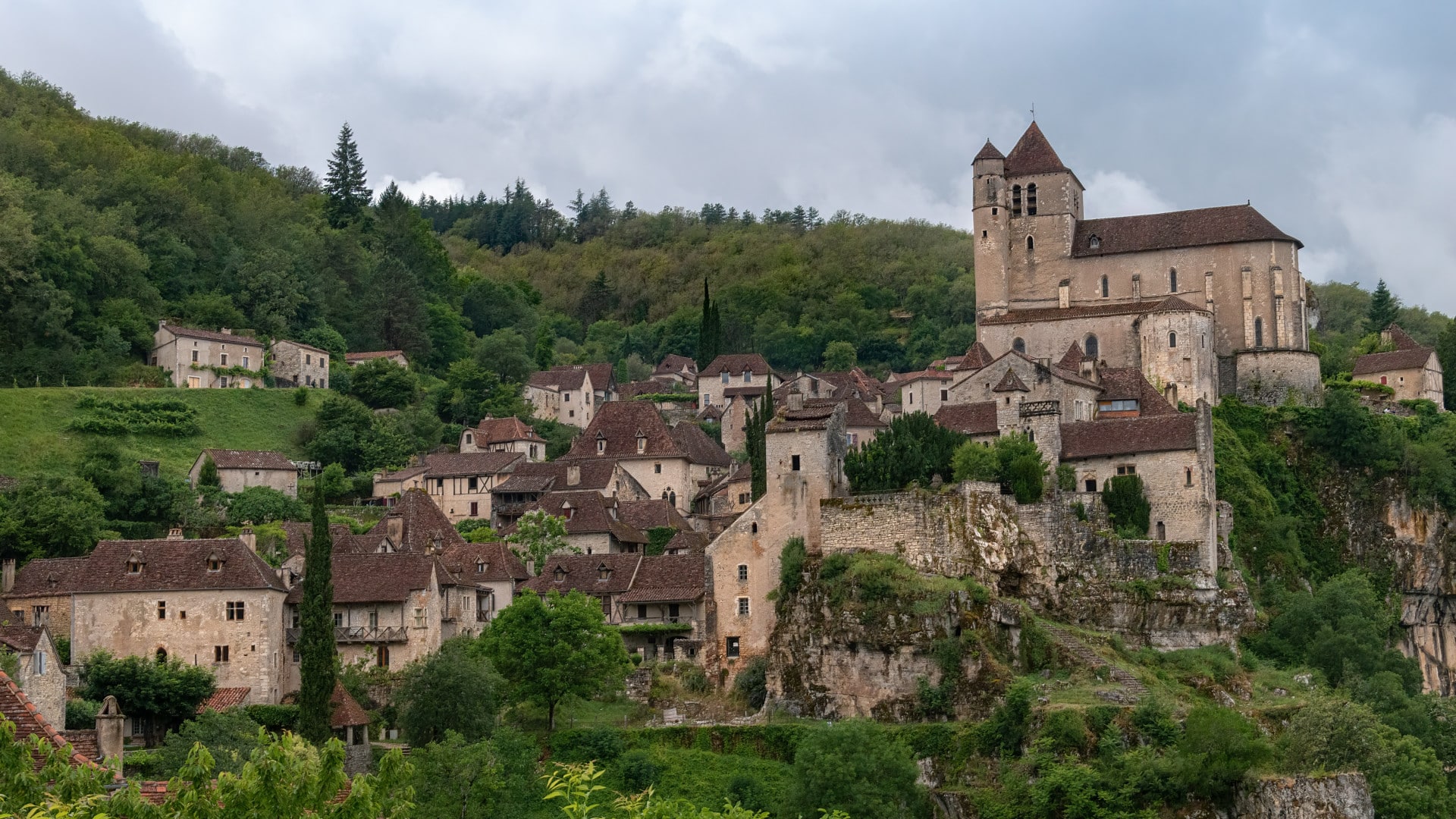 Villages perchés et trésors cachés : les joyaux d’Occitanie à découvrir absolument