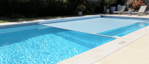 Les experts r&eacute;v&egrave;lent la m&eacute;thode la plus efficace pour r&eacute;duire l’&eacute;vaporation de l’eau des piscines par forte chaleur